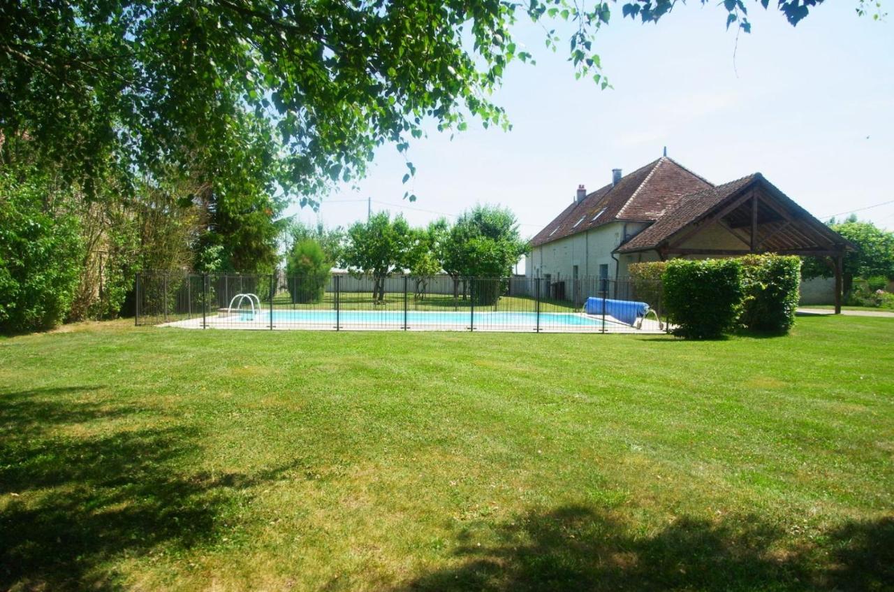 Gite Et Chambres D'Hotes Le Chene Billault Pouant Exterior photo