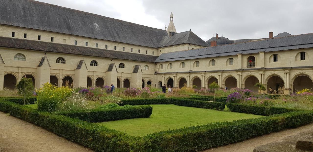 Gite Et Chambres D'Hotes Le Chene Billault Pouant Exterior photo